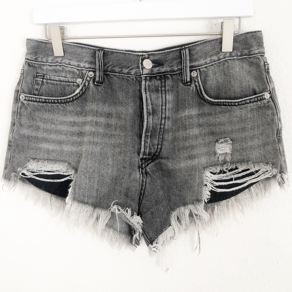 We the Free Gray Destroyed Runway Cutoff Shorts 27 - Picture 4 of 10